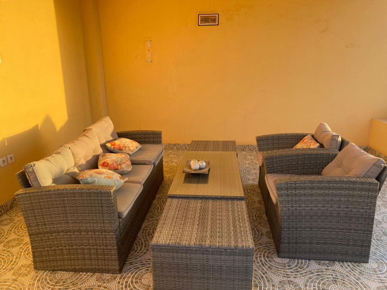 Residence Adja Binta Kane Sour Dakar Exterior foto